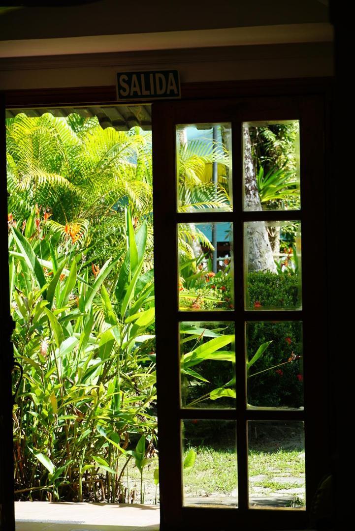 Hotel Tierra Verde Bed And Breakfast Bocas del Toro Exterior photo