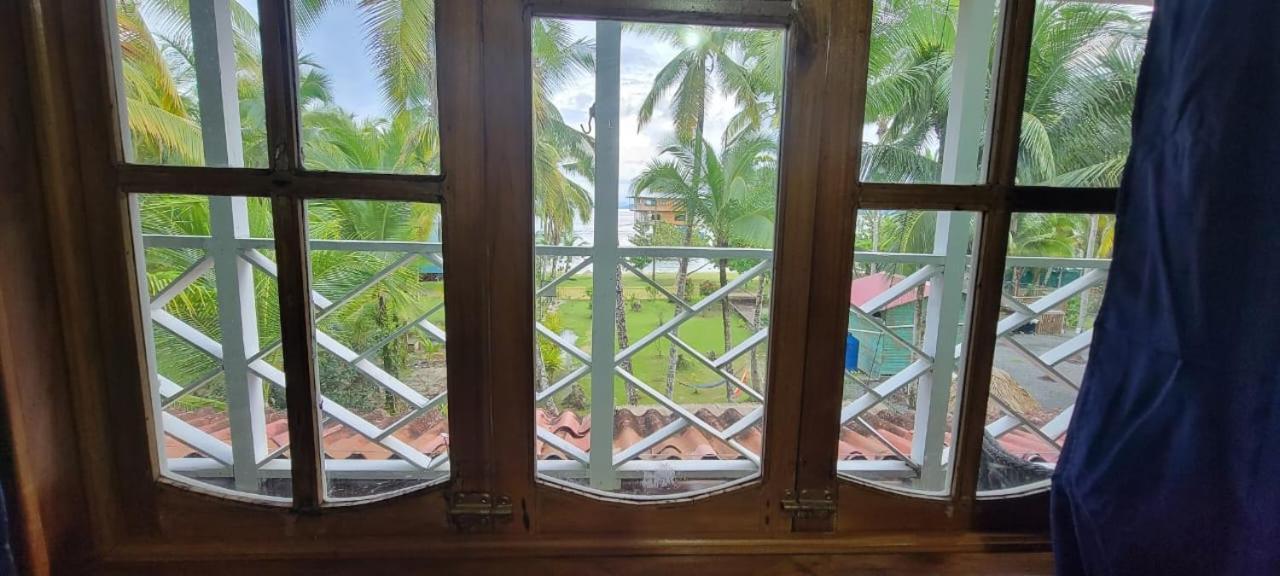 Hotel Tierra Verde Bed And Breakfast Bocas del Toro Exterior photo