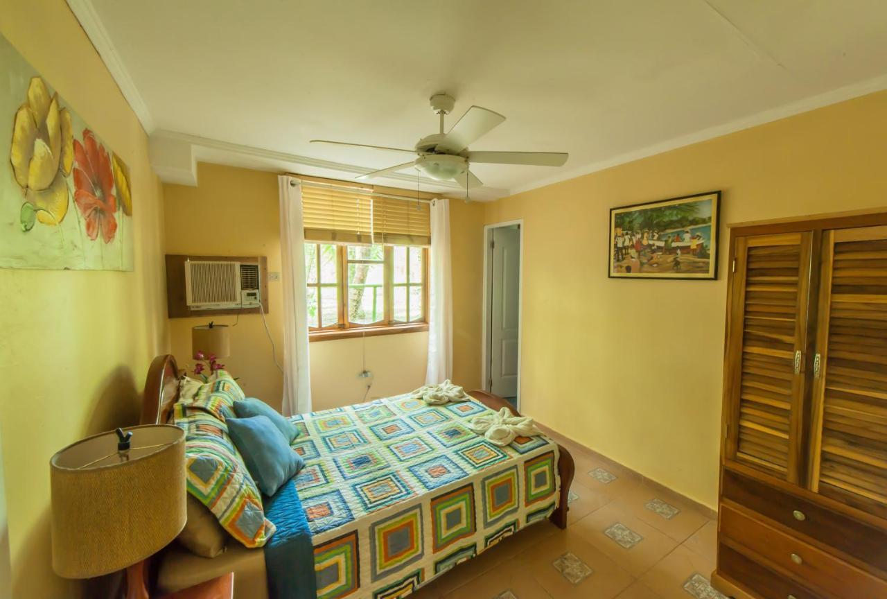 Hotel Tierra Verde Bed And Breakfast Bocas del Toro Exterior photo